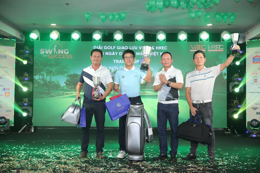 Giải Golf giao lưu Vrec & Hrec Mừng Ngày Doanh Nhân Việt Nam gây quỹ xây cầu từ thiện gần 3 tỷ đồng - 12