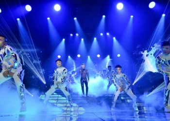 Đàm Vĩnh Hưng cực máu lửa, tái hiện hơn 30 ca khúc hit tại live concert The Portrait - 1