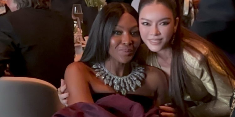 Naomi Campbell - Lý Nhã Kỳ ôm hôn thắm thiết tại dạ tiệc của công chúa Qatar 1