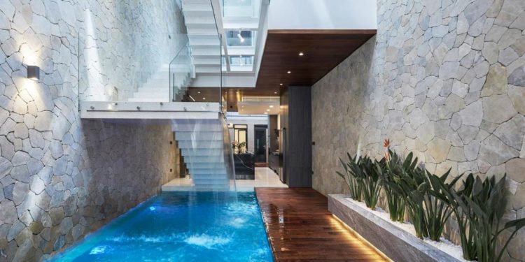 Nhà ống cao nguyên