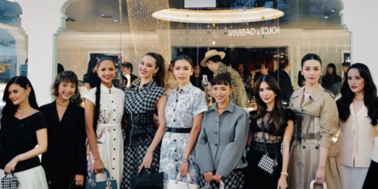 Châu Bùi, Minh Tú, Thảo Nhi Lê, H'Hen Niê và Quỳnh Anh Shyn đón Giáng sinh sớm tại Singapore - 4