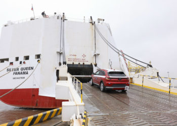 Vinfast xuất khẩu lô xe điện đầu tiên ra thế giới