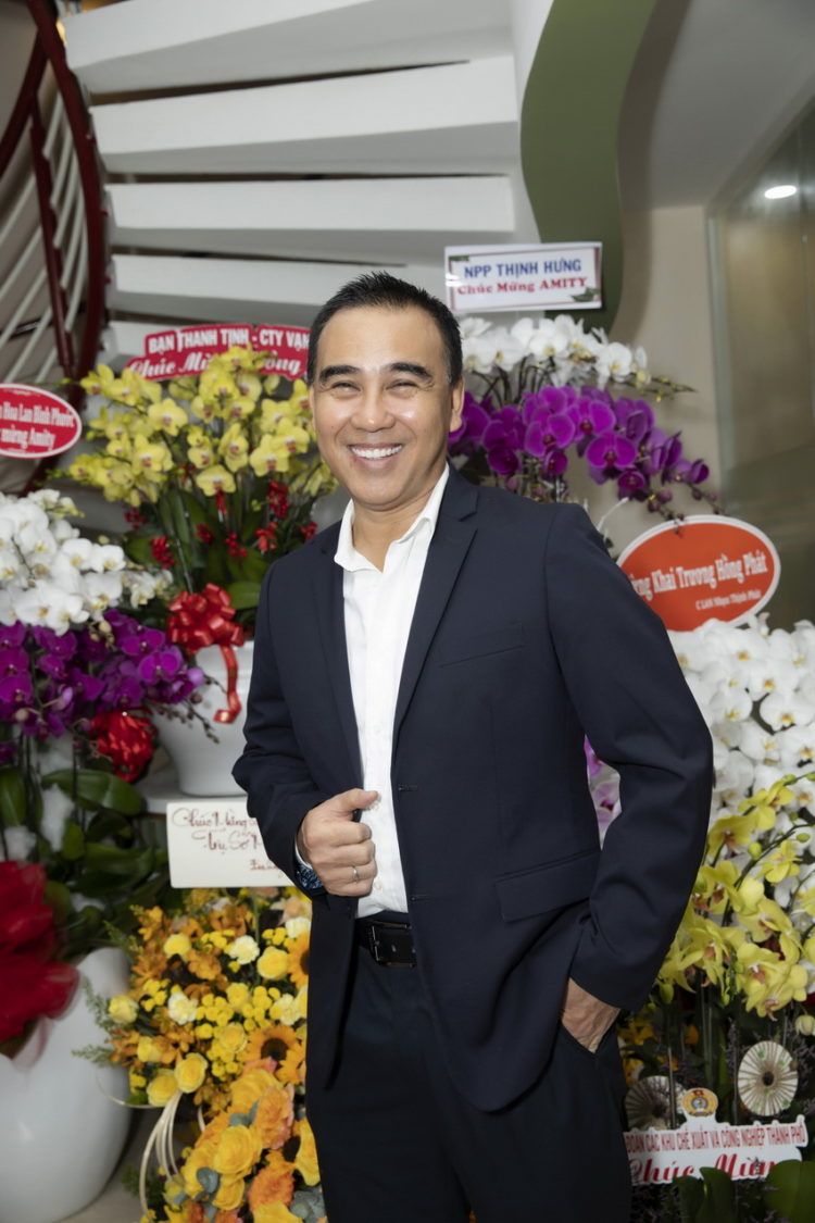 Nghệ sĩ Quyền Linh, Quốc Cơ, Quốc Nghiệp và Sam kinh doanh là để phục vụ cộng đồng 2