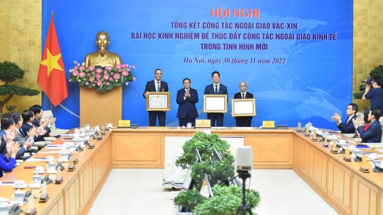 Pfizer Việt Nam vinh dự đón nhận bằng khen của Thủ tướng Chính phủ