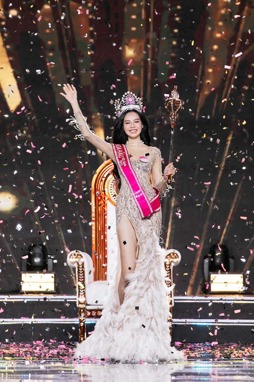 Chung kết Hoa hậu Việt Nam 2022: Khoảnh khắc đăng quang của tân Hoa hậu Huỳnh Thị Thanh Thủy - 2