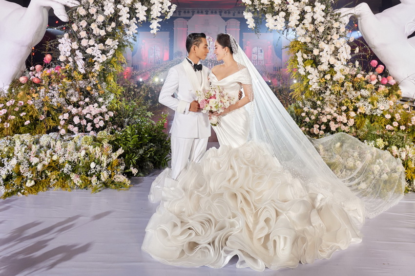 Đám cưới Khánh Thi - Phan Hiển nhiều tiếng cười và nước mắt hạnh phúc 5