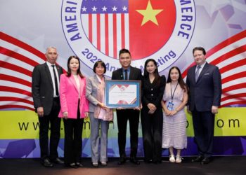 Herbalife Vietnam nhận giải thưởng Trách Nhiệm Xã Hội Doanh Nghiệp 2022