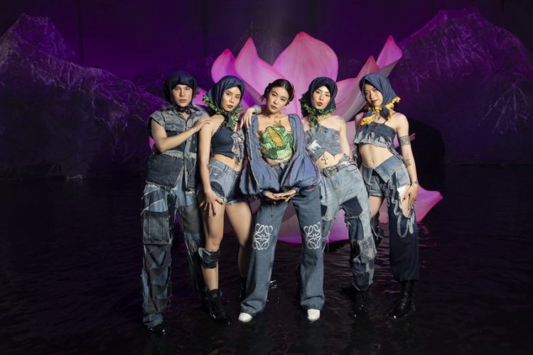 Hoàng Thùy Linh tung MV Bo xì bo chia tay những tiêu cực chốt năm 2022 1