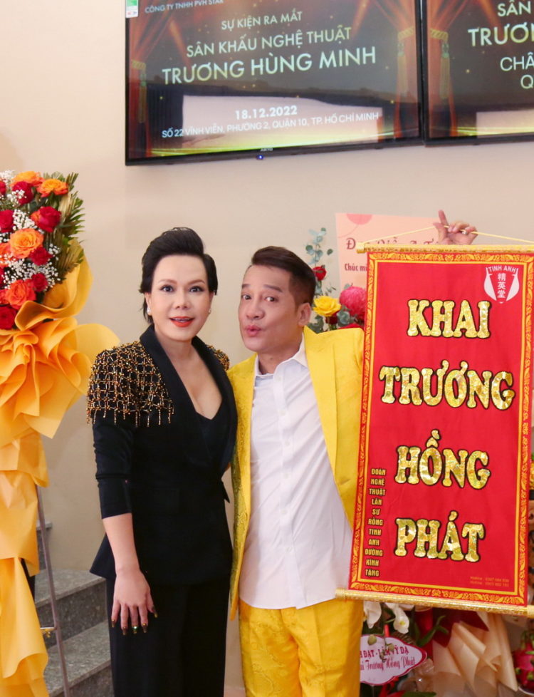 Nghệ sĩ Minh Nhí, Việt Hương ra mắt sân khấu nghệ thuật mới tại Quận 10 2