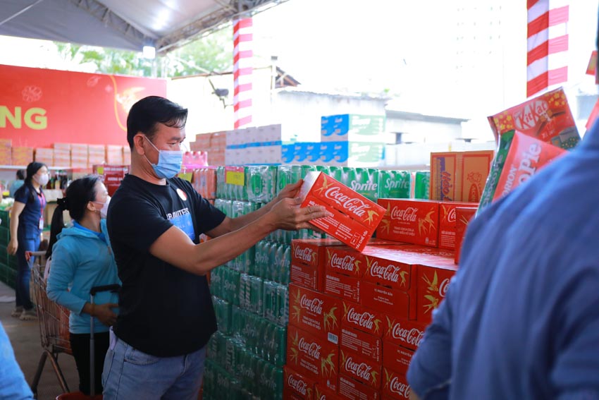 Coca-Cola hỗ trợ hàng nghìn hộ gia đình có hoàn cảnh khó khăn vui xuân, đón Tết - 4