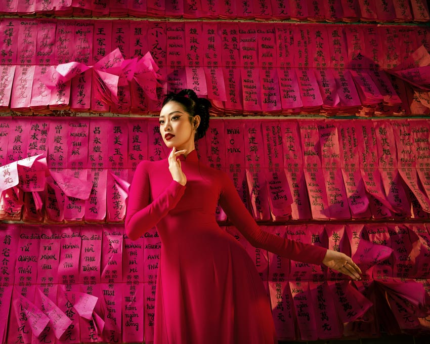 Hoa hậu Khánh Vân duyên dáng diện áo dài những ngày cận Tết Quý Mão 2023 - 2