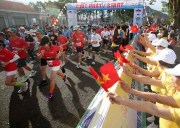 Vua và Nữ Hoàng leo núi Bà Rá Hoàng Nguyên Thanh và Phạm Thị Hồng Lệ - 4