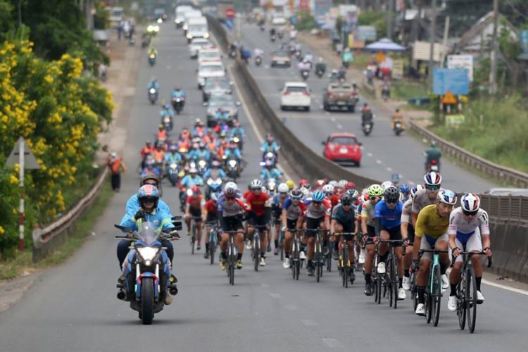 Kết thúc mùa giải đầu tiên thành công trong thời tiết khắc nghiệt - 2