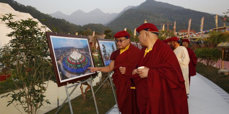 Khai mạc triển lãm ảnh Pháp vũ Rồng Thiêng: Hành trình 15 năm hoằng pháp của Đức Gyalwang Drukpa tại Việt Nam - 3