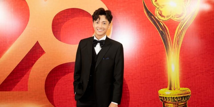 Ngô Kiến Huy nhận cú đúp giải Mai Vàng: 'Đây là phép màu mà tôi được nhận' - 1