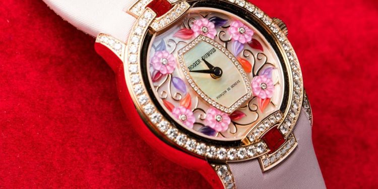 Roger Dubuis Velvet – Nữ hoàng của dạ tiệc thời gian - 16