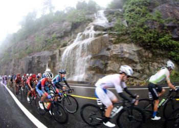 Roman Maikin (Lộc Trời An Giang) xuất sắc “Xé” áo đỏ của Jang Kyunggu (Korea) - 4