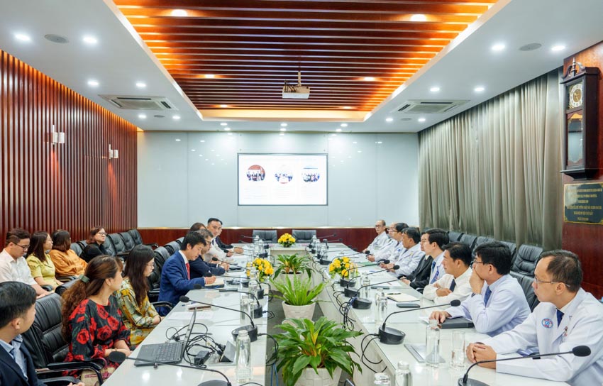 AstraZeneca và Bệnh viện Chợ Rẫy công bố hợp tác, đẩy mạnh nghiên cứu khoa học và nâng cao năng lực y tế tại Việt Nam - 1