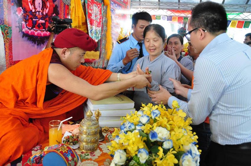 Đức Nhiếp Chính Vương Drukpa Thuksey Rinpoche chủ trì Pháp hội cầu an, ban gia trì chữa lành tại chùa Thiên Quang, Bình Dương - 2