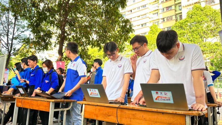 Hưởng ứng tháng thanh niên 2023, Amanotes trao tặng 30 chiếc laptop cho TP. Hồ Chí Minh và tỉnh Đắk Lắk - 1