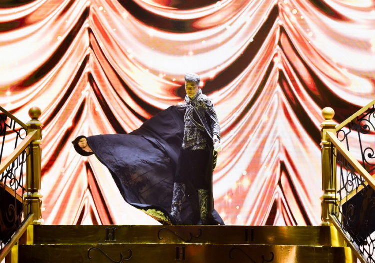 Đàm Vĩnh Hưng làm phim tiểu sử Hào Quang Rực Rỡ- The King 1