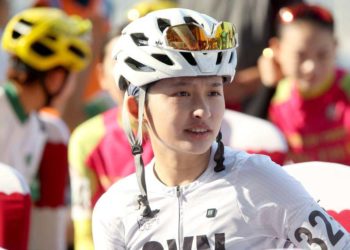 Những bông hồng trên đường đua trong ngày 8/3 - 8