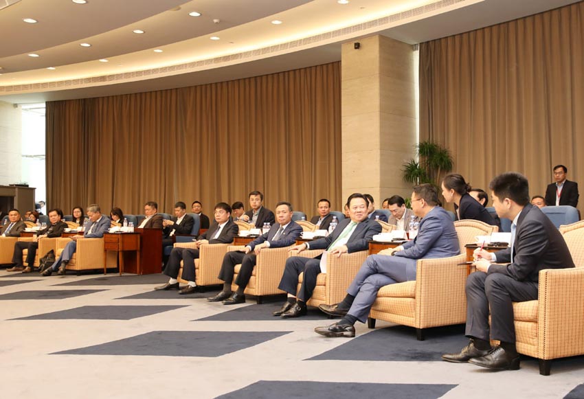 Ủy ban và các doanh nghiệp làm việc với Tập đoàn Huawei - 3
