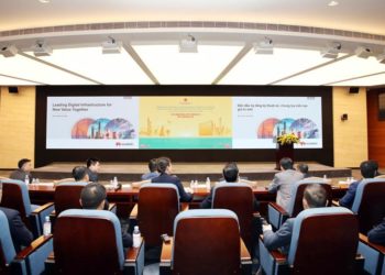 Ủy ban và các doanh nghiệp làm việc với Tập đoàn Huawei - 4