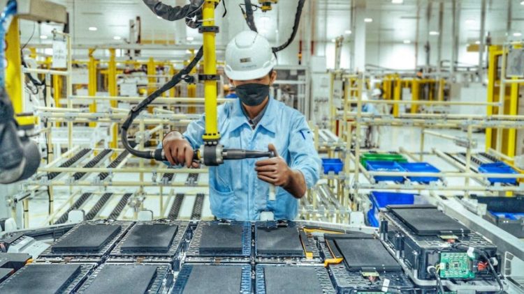 Vines và Li-Cycle ký hợp đồng tái chế pin dài hạn