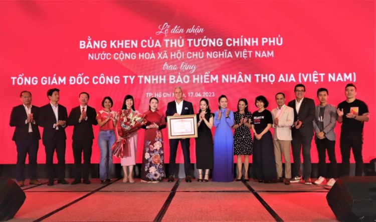 Tổng Giám đốc AIA Việt Nam nhận Bằng khen của Thủ tướng Chính phủ - 2