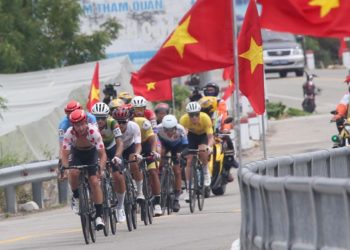 Cúp Xe đạp HTV – Tôn Đông Á lần thứ 35: Roman Maikin thắng chặng, áo cam đổi chủ - 7