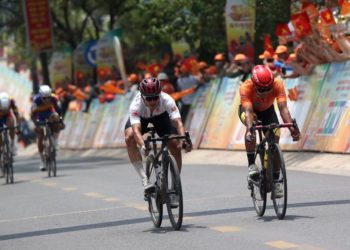 Cúp Xe đạp HTV – Tôn Đông Á lần thứ 35: Áo chấm đỏ 'Vua leo núi' thuộc về Igor Frolov đội Vinama TP.HCM - 12