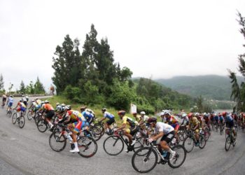 Cúp xe đạp HTV – Tôn Đông Á lần thứ 35- 2023: Chỉ một chặng đua có 3 sự đổi ngôi Áo chấm đỏ, áo xanh và đồng đội - 3