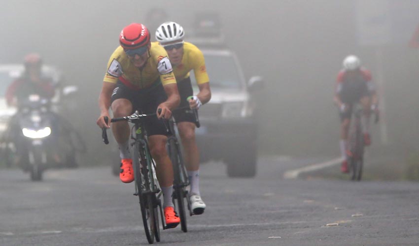 Cúp xe đạp HTV – Tôn Đông Á lần thứ 35- 2023: Chỉ một chặng đua có 3 sự đổi ngôi Áo chấm đỏ, áo xanh và đồng đội - 5