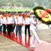 Đoàn đua HTV viếng lăng Bác trước giờ xuất phát - 5