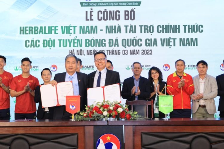 Herbalife Việt Nam là Nhà tài trợ chính thức cho các đội tuyển bóng đá quốc gia Việt Nam - 1