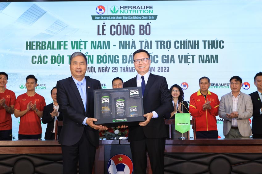 Herbalife Việt Nam là Nhà tài trợ chính thức cho các đội tuyển bóng đá quốc gia Việt Nam - 2