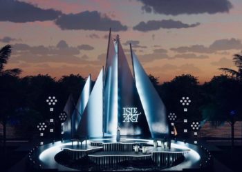 Uyên Linh và Ái Phương mang 'thế giới điện ảnh' đến 'ốc đảo nghệ thuật' tại Hòn ngọc phía Đông Sài Gòn - 2