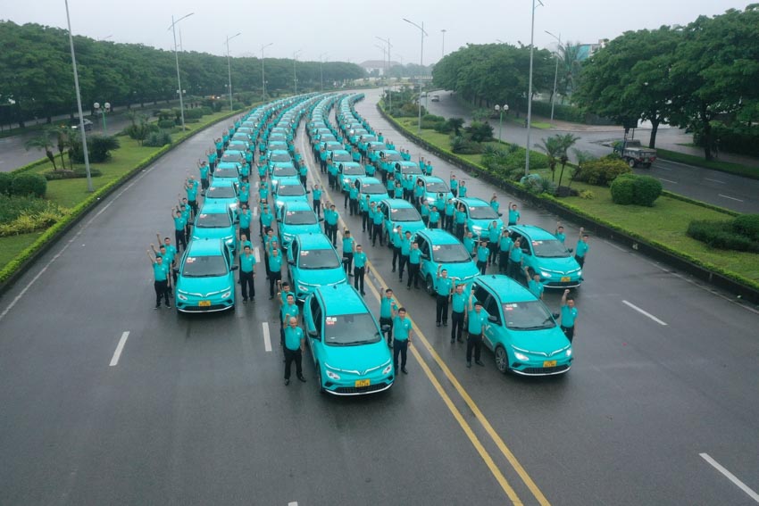 Khai trương hãng taxi thuần điện đầu tiên tại Việt Nam - 6
