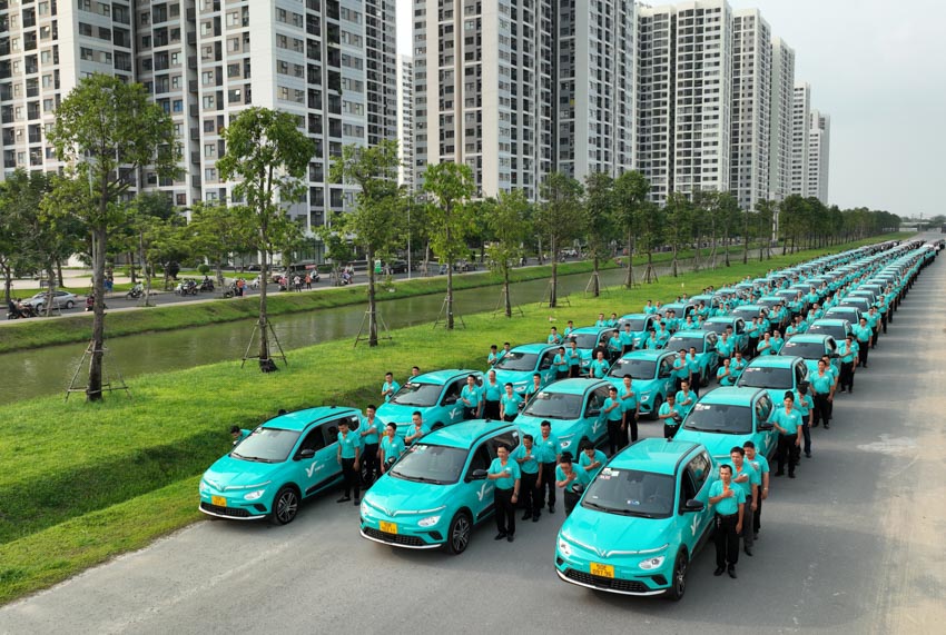 Taxi Xanh SM chính thức khai trương dịch vụ tại TP. Hồ Chí Minh vào ngày 30/4 - 3
