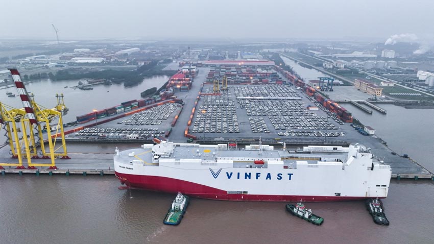 Vinfast xuất khẩu 1.879 xe VF 8 tiếp theo tới Bắc Mỹ - 1