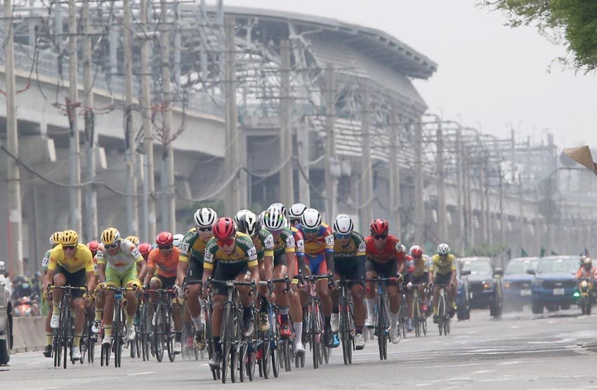 Cuộc đua xe đạp HTV – Tôn Đông Á lần thứ 35: Javier Perez thắng chặng và Petr Rikunov lập kỷ lục đoạt áo vàng - 1