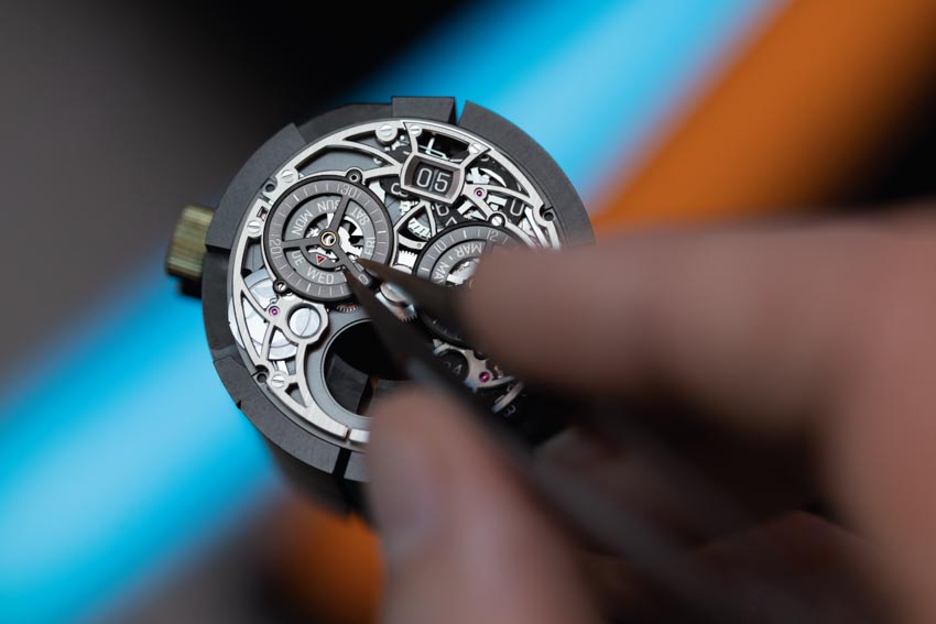 Cỗ máy RD#4: CODE 11.59 – chiếc đồng hồ đeo tay siêu phức tạp đầu tiên của Audemars Piguet Universelle - 13