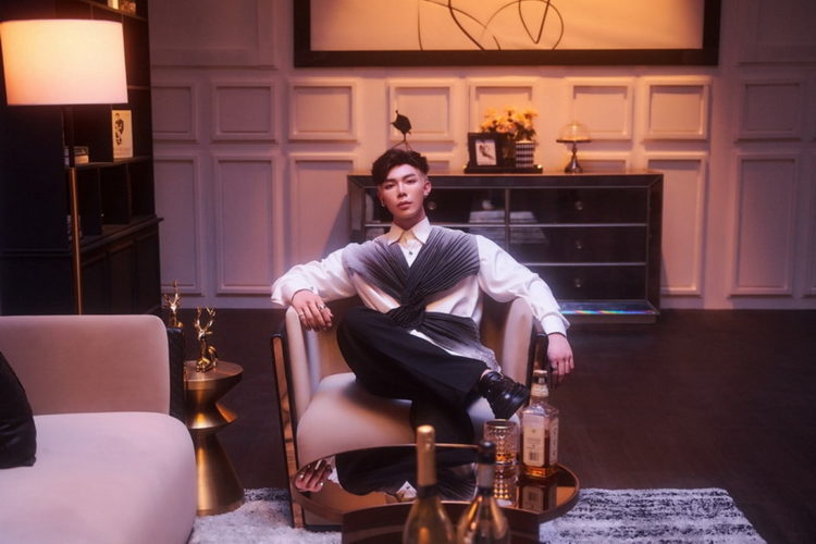 ‘Người lạ trong danh bạ’, Erik đánh dấu sự trở lại với dòng nhạc Pop R&B 1