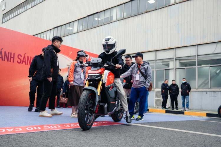 Yadea ra mắt nhiều sản phẩm mới xe hiệu suất cao Keeness, Orla và X7. - 2