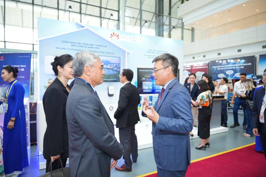 Vietnam Industry 4.0 Summit 2023: Huawei đề xuất các giải pháp năng lượng mặt trời cho Việt Nam - 2