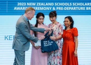 Lễ trao Học bổng Chính phủ New Zealand bậc Trung học (NZSS) 2023 – mở ra hành trình mới cho 15 học sinh tài năng Việt Nam