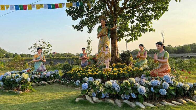 Nhiều hoạt động đặc sắc mừng Phật đản tại Đại Bảo tháp Mandala Tây Thiên - 1