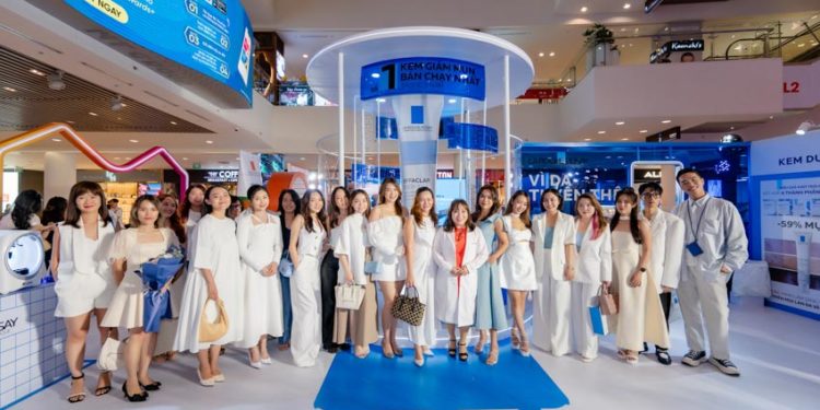 Khám phá mô hình phòng Lab La Roche-Posay khổng lồ nhận quà tặng khi tham quan với tổng giá trị lên đến 2 triệu đồng - 1