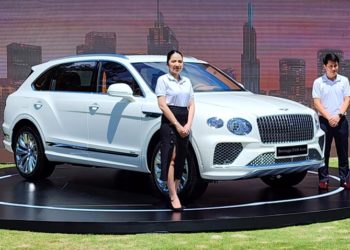 SUV siêu sang Bentley Bentayga EWB Azure ra mắt tại Việt Nam - 7